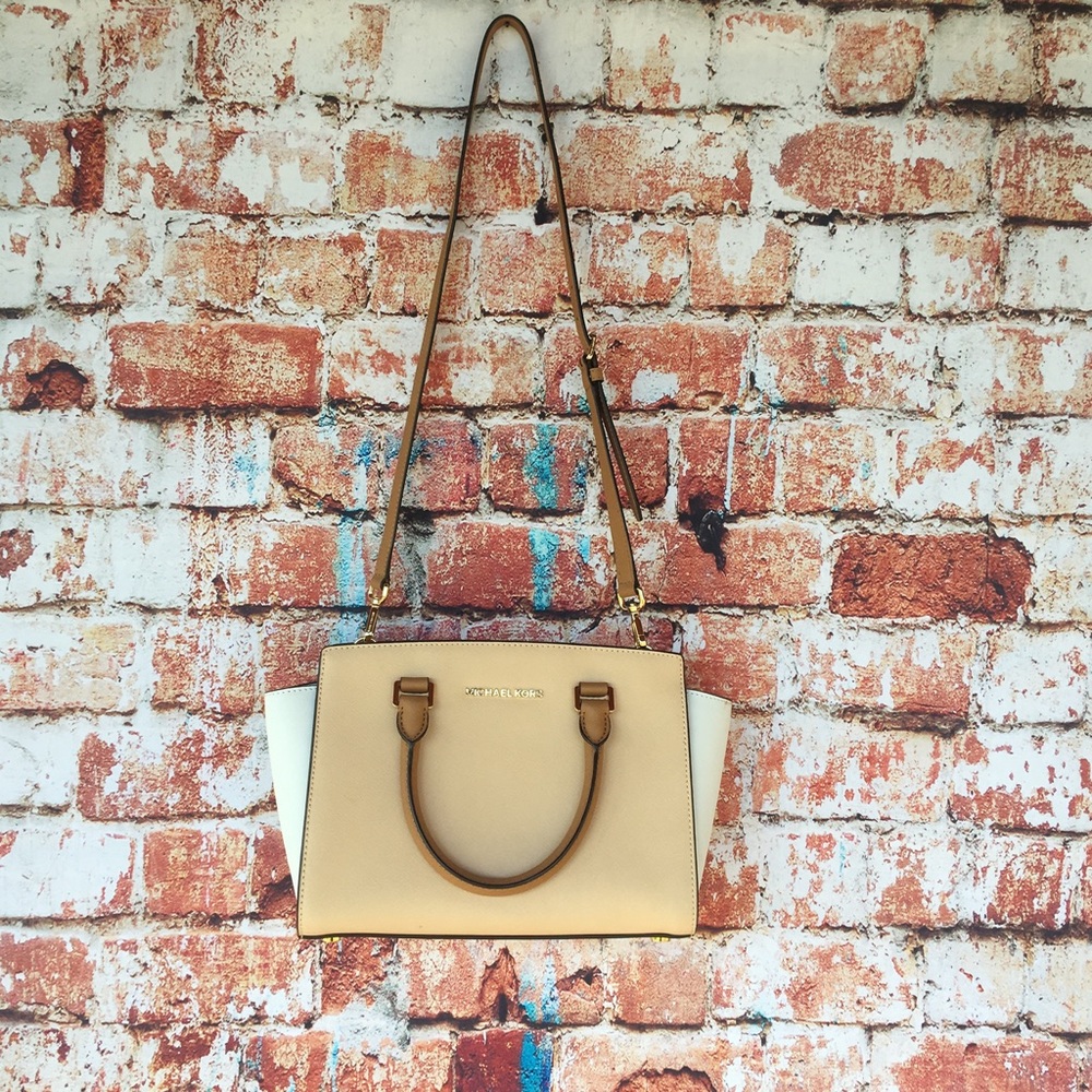 NWOT Michael Kors cream and white Selma